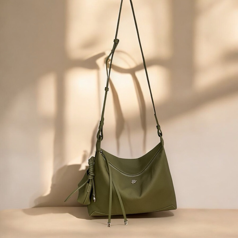 Anastasia  31cm Shopping bags  กระเป๋าหนังลูกวัวเวลลัม แบรนด์Lovera