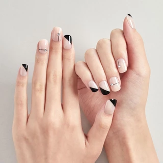 Dashing Diva เล็บปลอม รุ่น MDR2F073RR-MDA2F074RG จำนวน 1 กล่องมี 30 เล็บ