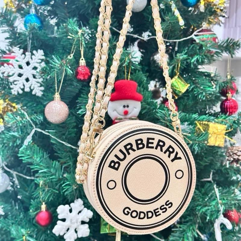 กระเป๋า GWP burberry goddess สะพาย crossbody จากเคาน์เตอร์ คสอ.