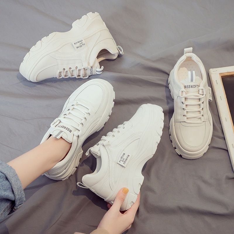 📢พร้อมส่ง📢 รองเท้าผ้าใบ ระบายอากาศได้ สไตล์ใหม่ สะดวกสบาย PU ผู้หญิง นุ่มและเสริมความสูง 1128