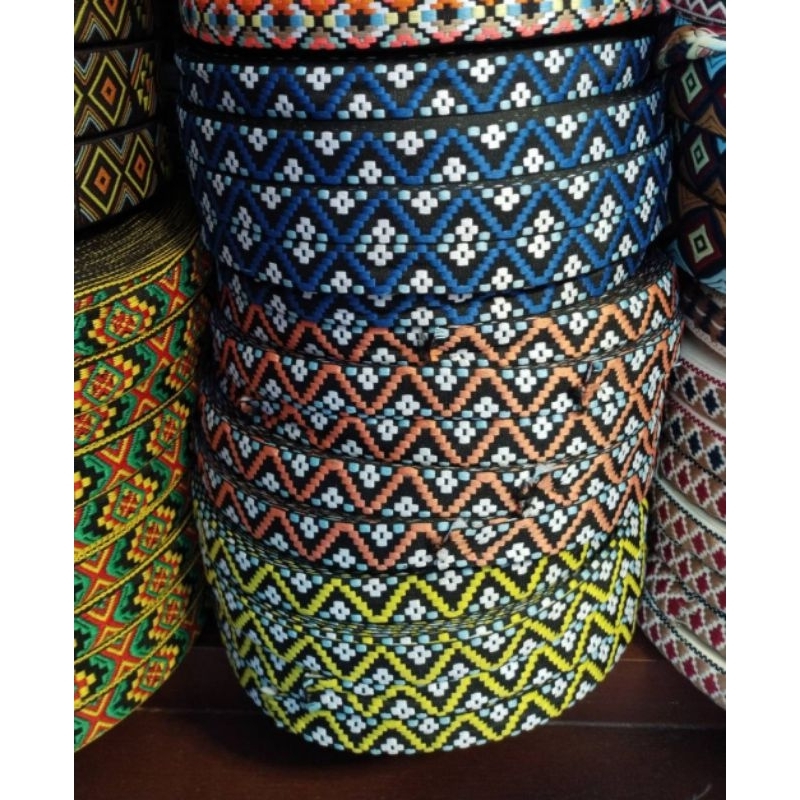 ริบบิ้นผ้าปักลายหยัก4สี