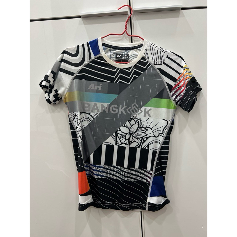 เสื้อวิ่งมือสอง แบรนด์ อาริ Ari size S