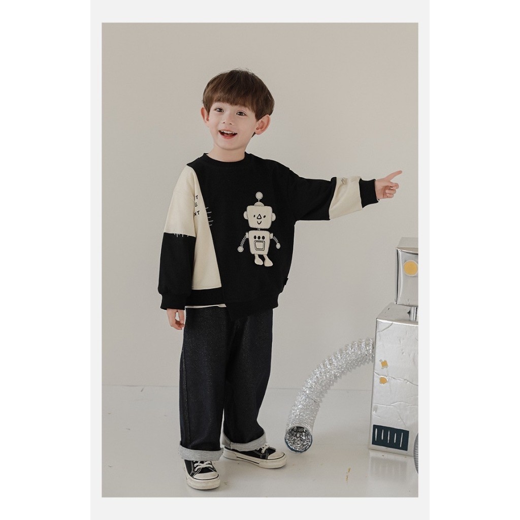 เสื้อยืดแขนยาวสุดเท่ห์ลายโรบอท ขาวดำ สำหรับเด็ก