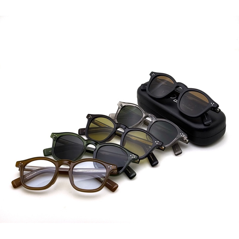 S5472 (เลนส์กันแดด) แว่นตาVintage80's ทรงย้อนยุคหน่อยครับ คิ้ว3Dot มีความ คล้ายรุ่น5378 แต่คิ้วจะแหลมๆหน่อย