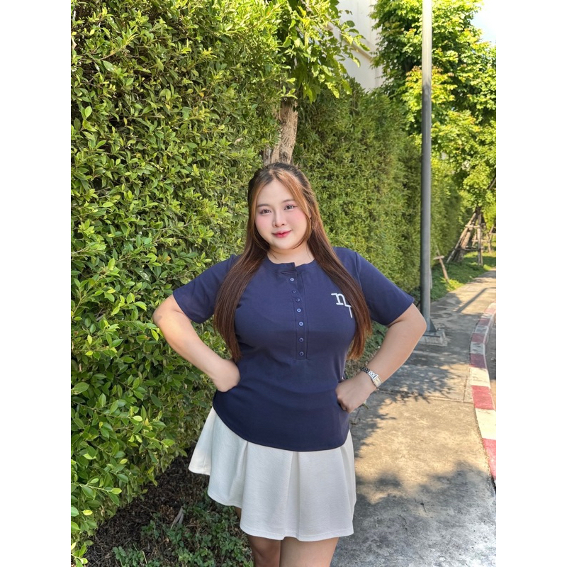 ย 101 ทรงสวยรุ่นฮิต เสื้อยืดแต่งคอกระดุมตัวยาวผ้าคอตตอนยูนิสำหรับสาวอวบ