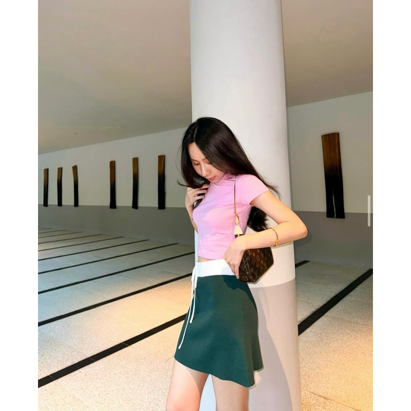 ส่งต่อPink shirt สีชมพู เสื้อครอป Tc store