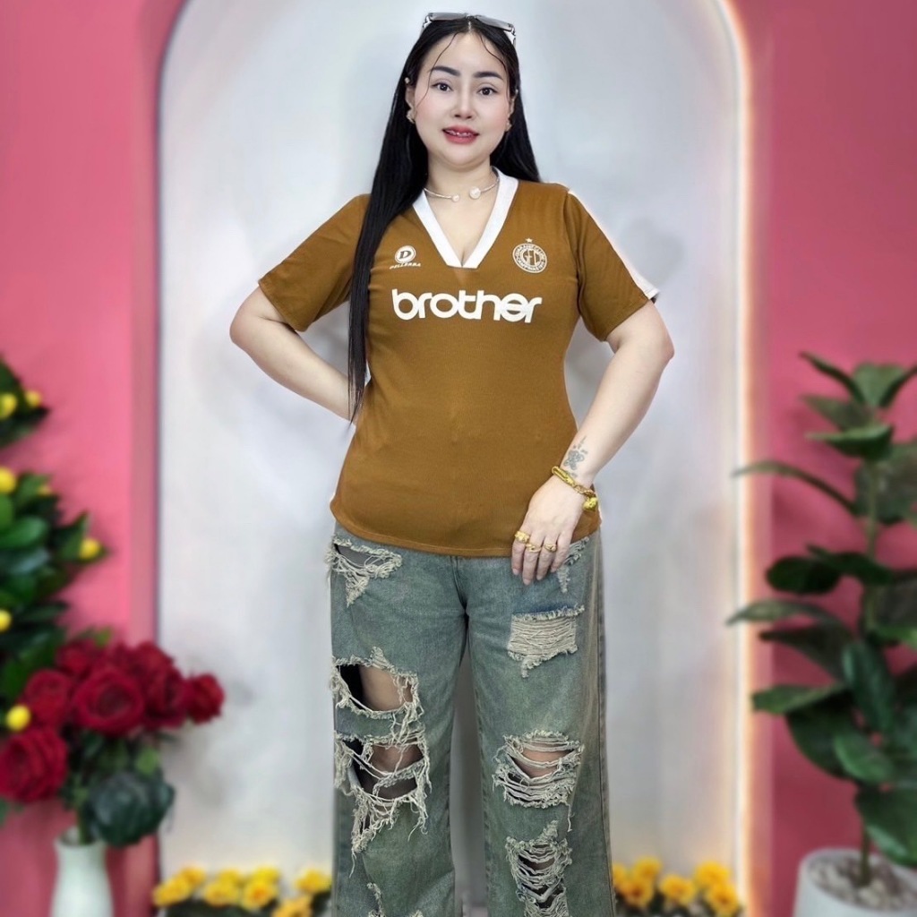 เสื้อบอลต๋องแฟชั่นสาวอวบ อก38-44 ยาว23 ผ้าร่องสกรีนลาย คอวี สวยมาก **รุ่น เสื้อบอลผ้าร่อง บาวเทอร์ตัวยาว
