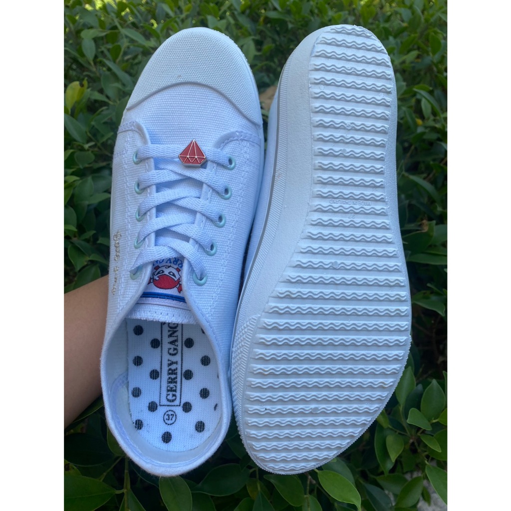 (F499)สินค้าพร้อมส่ง GERRY GANG รองเท้านักเรียน รองเท้าพละ ผ้าใบหญิง ใส่สบาย