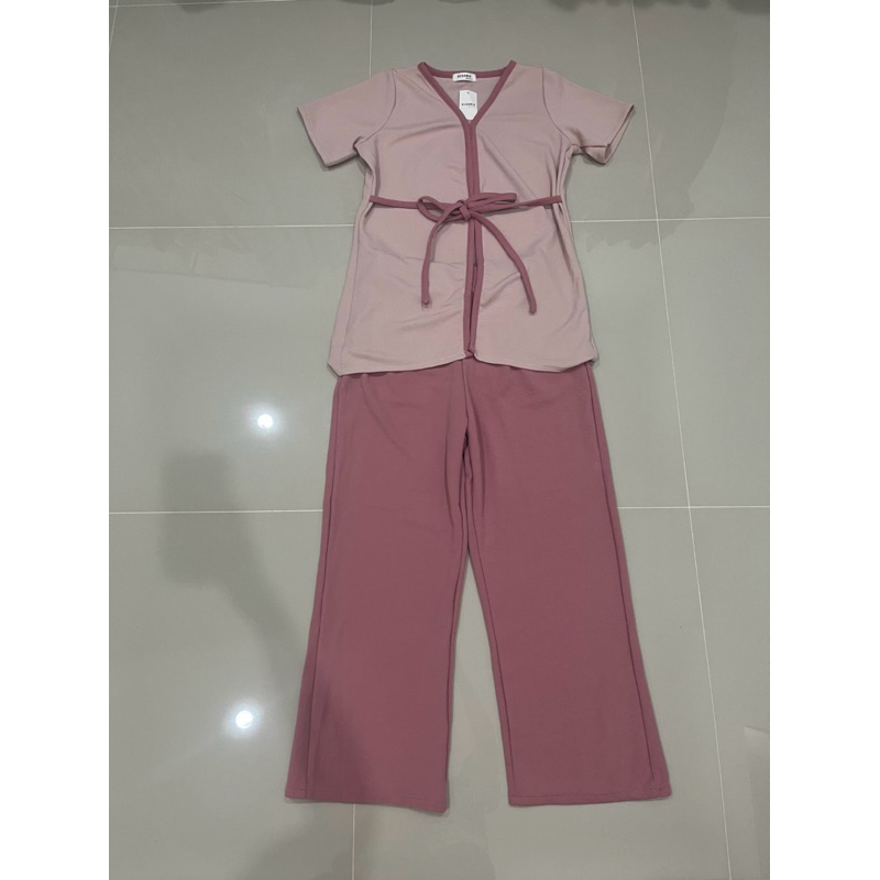 ชุดเซ็ตสีชมพู ผ้าวูลเวฟ ไซส์2 ป้าย Sugario มือหนึ่ง