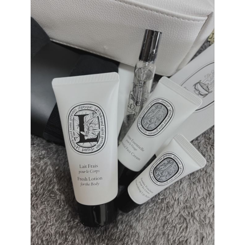 Amenity Kit by Qatar Airways (Business Class)