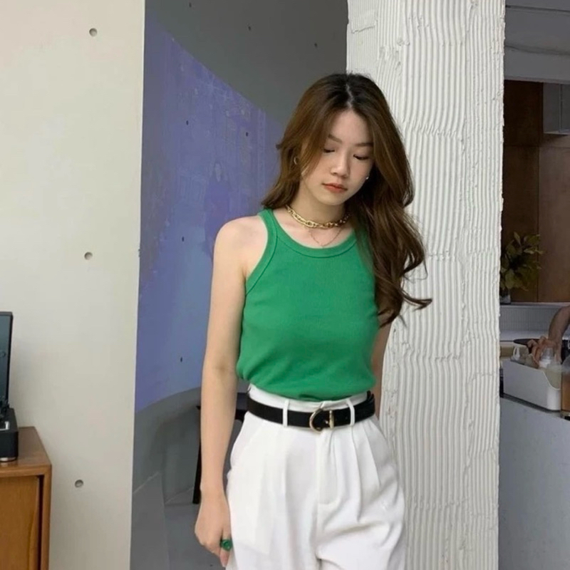 (ส่งต่อ) เสื้อกล้าม crop สีเขียว จาก @stylist_shop