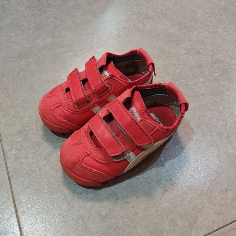 รองเท้ามือสอง size 13.5 onitsuka tiger