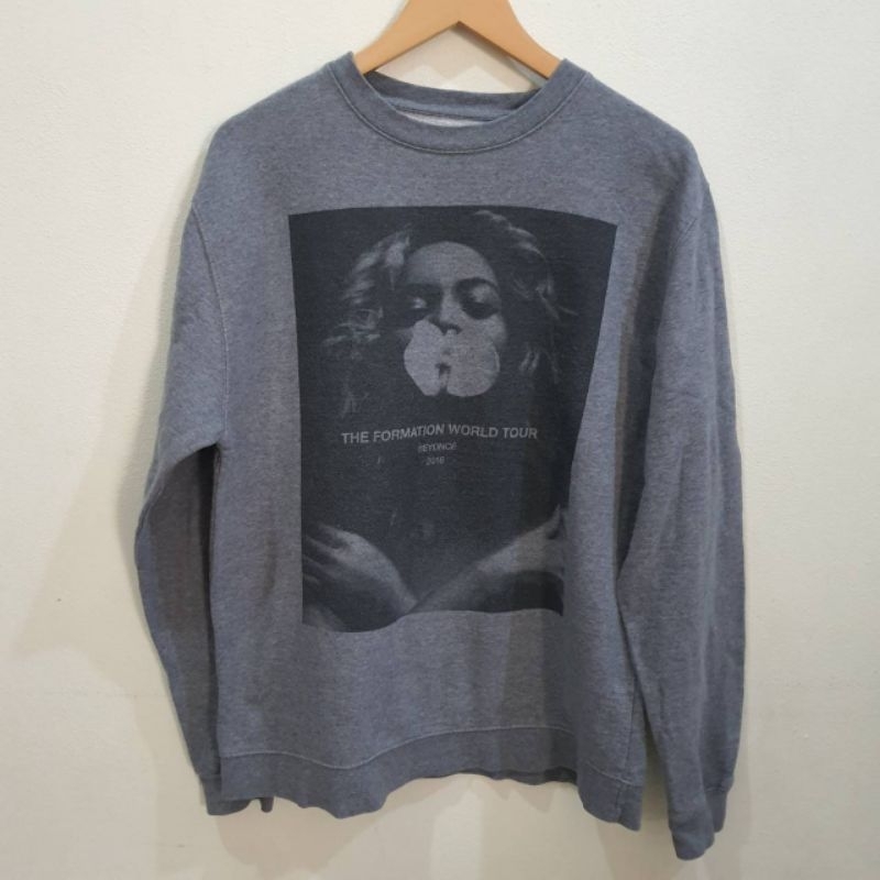 เสื้อสเวตเตอร์สีเทา แบรนด์ Beyonce size M อก42ยาว27(เสื้อมือสอง)