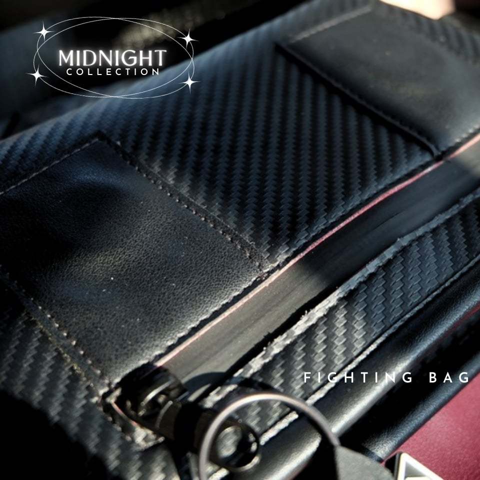[ FIGHTING ] MIDNIGHT กระเป๋าสะพายข้าง 9" หนังหุ้มคาร์บอน 3D ( แม่เหล็ก )