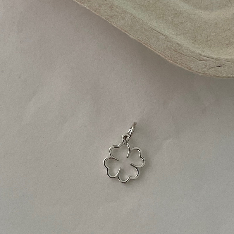 Silvery.day | Lucky pendant