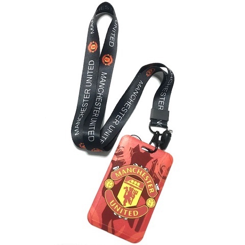 MAN U ที่ใส่บัตร ซองใส่บัตร ที่ใส่บัตร พร้อมสายคล้องคอ(2cm) ลาย แมน ยูไนเต็ด แดง สายดำ สำหรับบัตร 5.5x8.5cm 8118