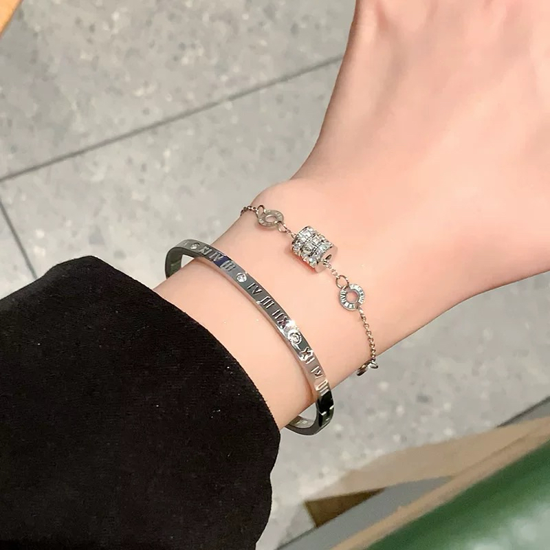 สินค้าขายดี สร้อยข้อมือเพชร สแตนเลสไทเทเนี่ยม18k ไม่ลอกไม่ดำ