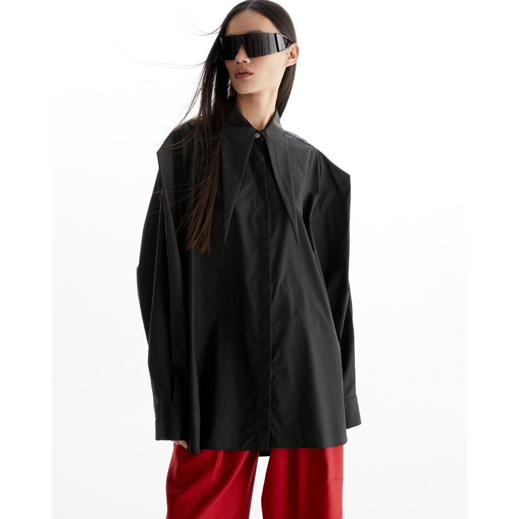 The SRT X14 (TBL245) Snowpiercer Oversized Shirt - เสื้อเชิ้ตโอเวอร์ไซส์แขนยาว ปกแหลม สีดำ