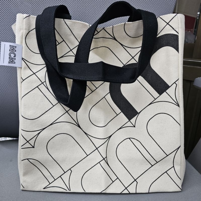 พร้อมส่ง ของแท้ กระเป๋าผ้า MCM SHOPPING bag