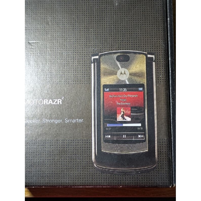 Motorola RAZR V8 ตำนานฝาพับหรูหราในอดีต