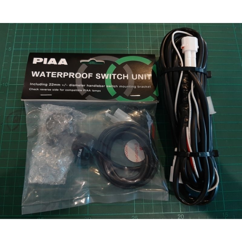 สวิตช์ไฟกันน้ำPIAA และชุดสายไฟ2WT สำหรับรุ่นLP530