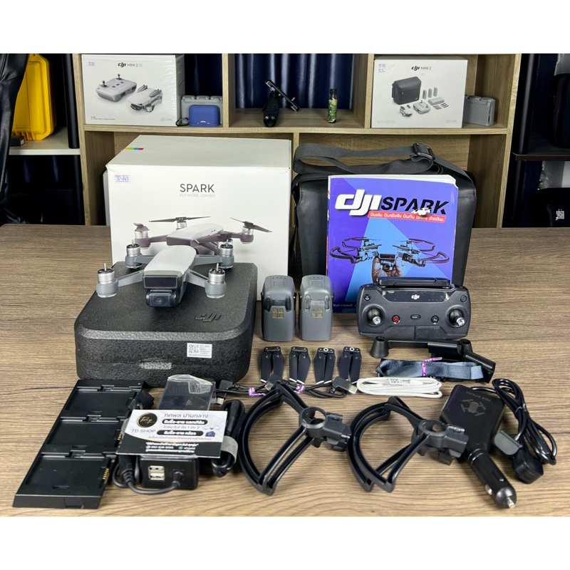 dji spark Combo สภาพมากอุปกรณ์ครบพร้อมใช้งาน สอบถามขอรูปเพิ่มได้ รหัส TD-463