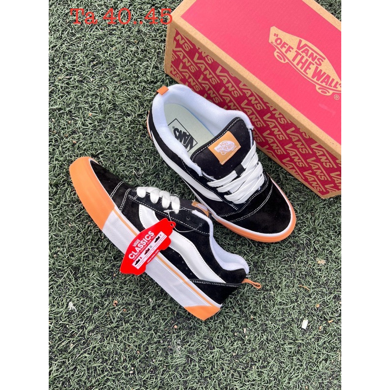 รุ่นใหม่🔥 รองเท้าผ้าใบ เอาใจสายเท่ ใส่ได้ทั้งผู้ชายและผู้หญิง (size37-45)แถมกล่อง✅
