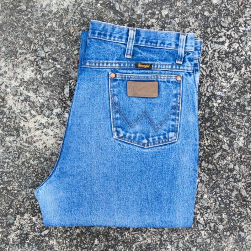 W2/37 กางเกงยีนส์มือสอง Wrangler 🍁 รุ่น 936PWD🍁 ผลิต Maxico เอววัดจริง 37" ยาวทั้งตัว 46.5"ขา 8.5"