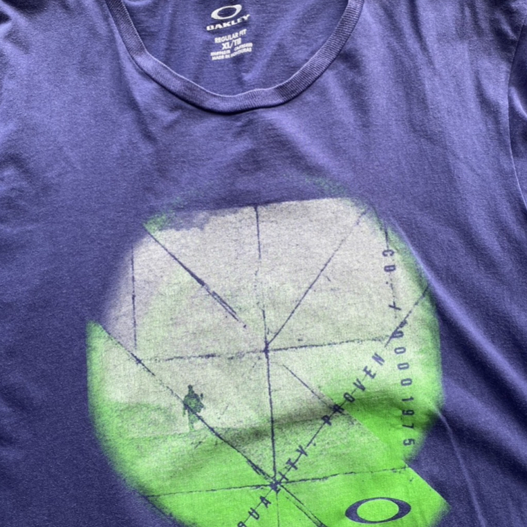 เสื้อยืด Oakley tee Size XL-ของมือสอง