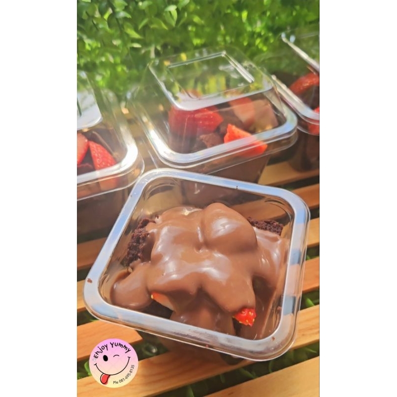 Fudge Brownie cubeฟัดจ์บราวนี่คิวบ์