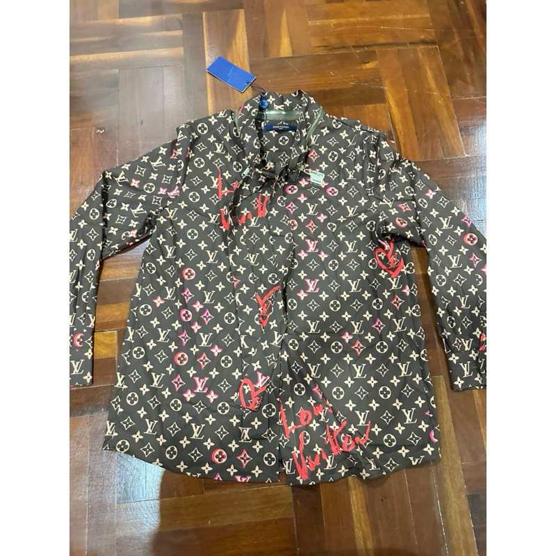 A168เสื้อเชิตลายLVทรงเป๊ะ