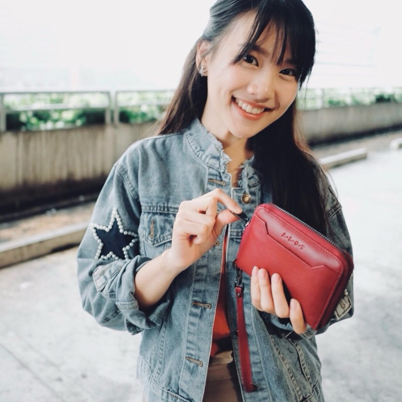 ALOT กระเป๋าสตางค์เสริมดวงใบสั้น รุ่น Mini Chamois Serie สีแดงเข้ม / สาววันศุกร์