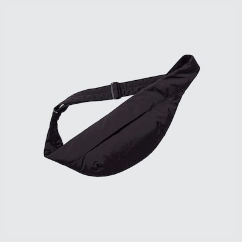 UNIQLO กระเป๋าคาดอก ผ้าไนลอน เคลือบผิว สะท้อนหยดน้ำ / UNIQLO Cross Body Bag