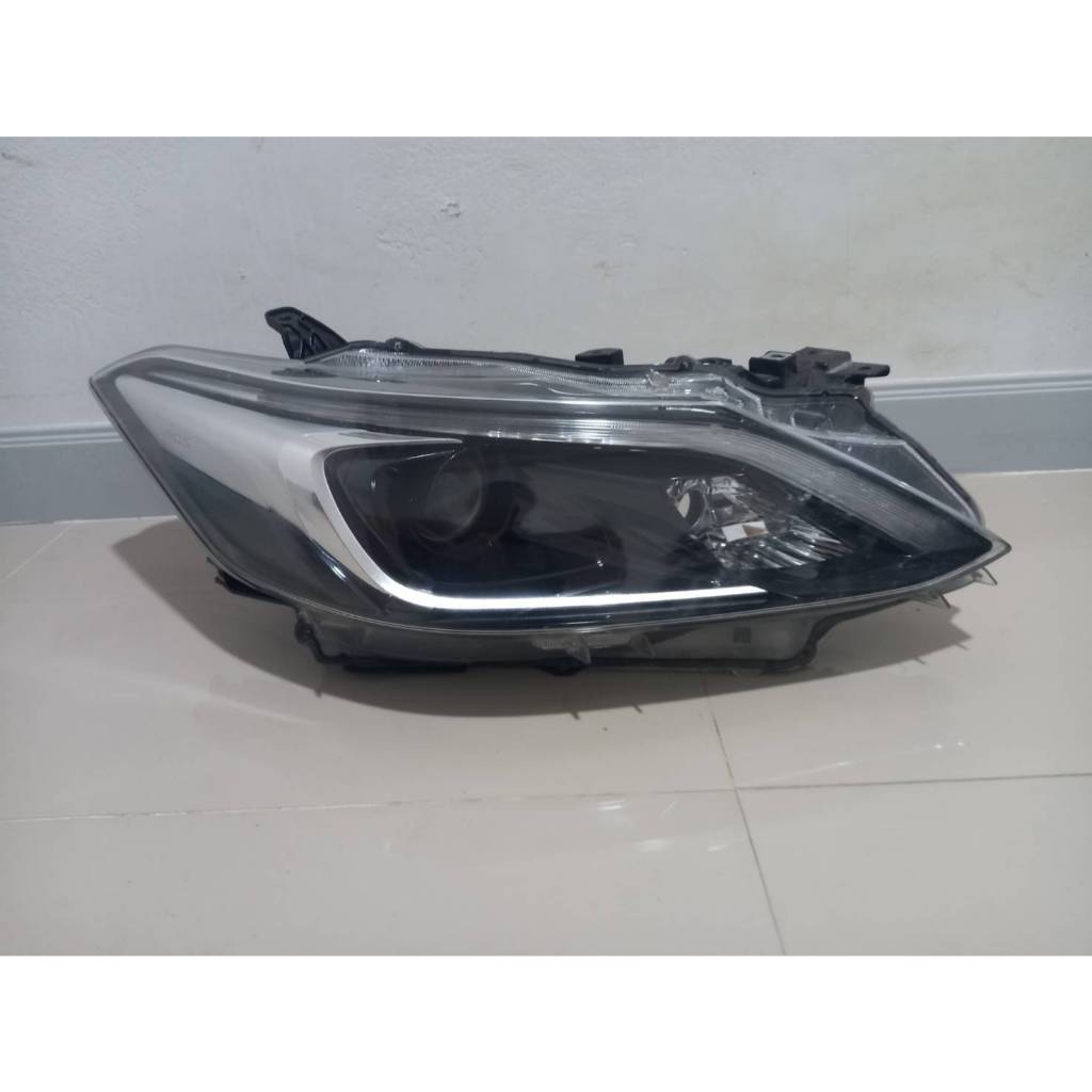 TOYOTA ไฟหน้า Toyota Vios 2017-2020 (ขวาฝั่งคนขับ)