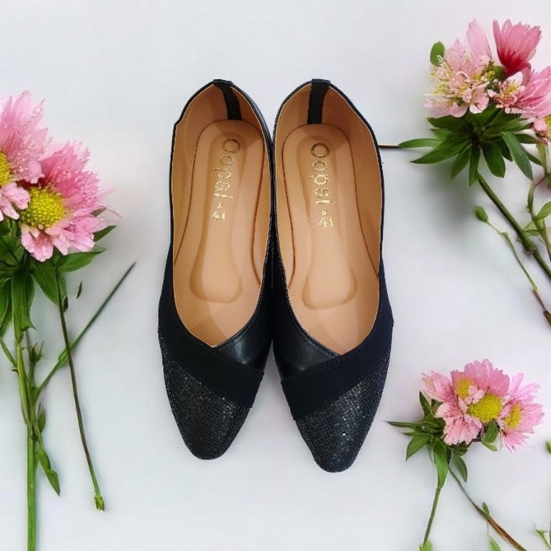 รองเท้าคัทชู  Bigsize ไซส์ใหญ่ 41- 45  แบบกริสเตอร เนื้อละเอียด สำหรับสาวไซด์ใหญ่ งานสวย เก๋ไก๋ คะ