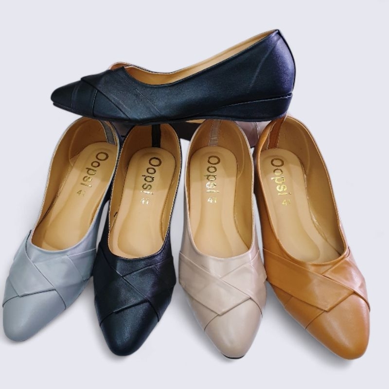 รองเท้าคัทชู ไซส์ใหญ่ 36 - 46 ส้นสูง 1 นิ้ว แบบส้นเตารีด หัวแหลม  รอเท้าผู้หญิง รองเท้าใส่ทำงาน