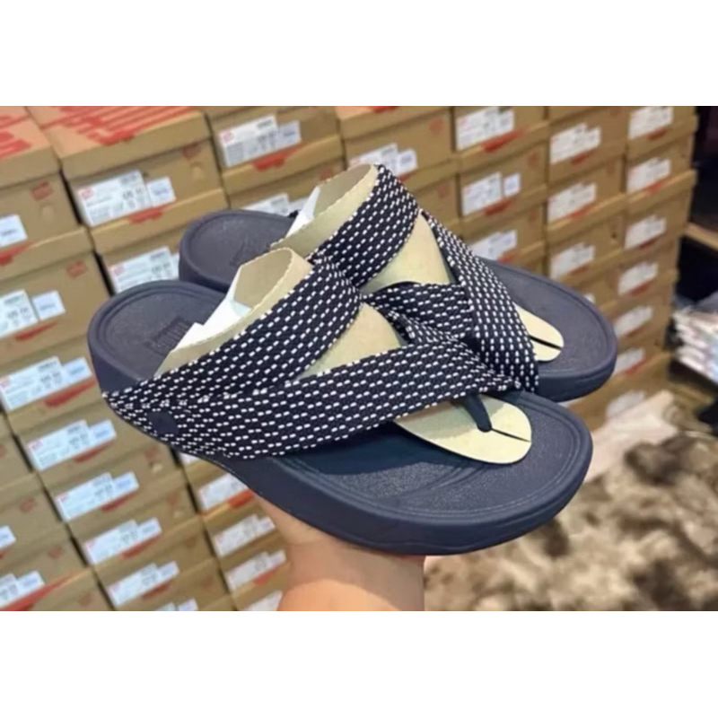รองเท้าเเตะ fitflop สลิงรุ่นใหม่ สีกรมพื้นขาว สวย ใส่ได้ทั้ง หญิงและชายไซร้ 36----44