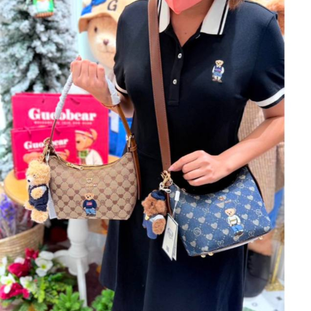 GUOOBEAR กระเป๋าทรงพอชผ้าทอ สายสั้น+สายยาว มีพวงตุ๊กตาหมี แบรนด์แท้ GU-1262