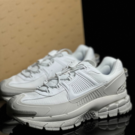 Nike Air Zoom Vomero 5Roam Summit White white ของแท้ 100%