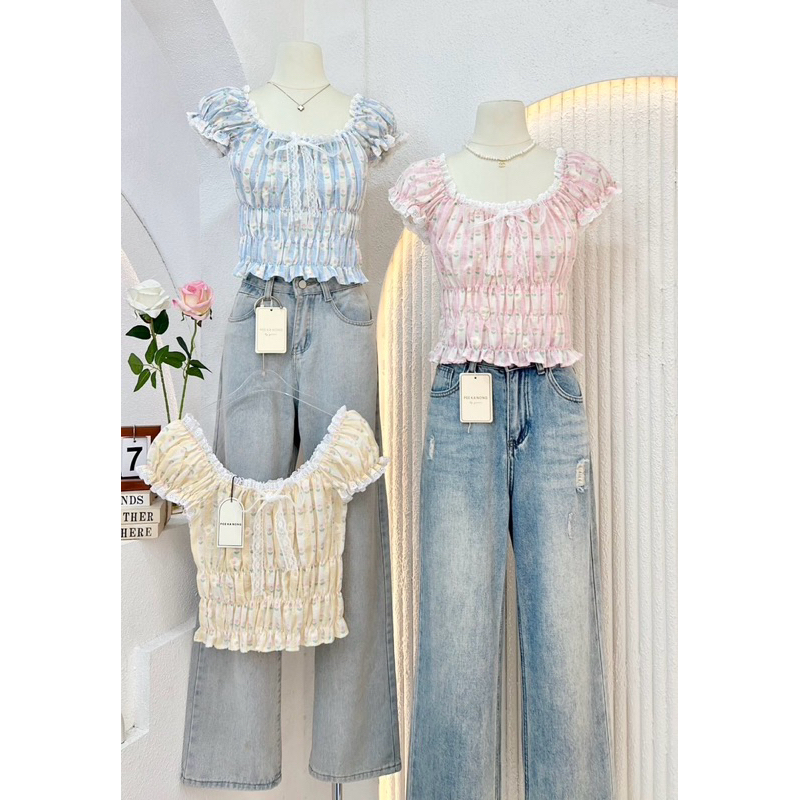 NN614 เสื้อครอปแขนตุ๊กตาลายดอกไม้ ดีเทลแต่งขอบลูกไม้ Peekanong