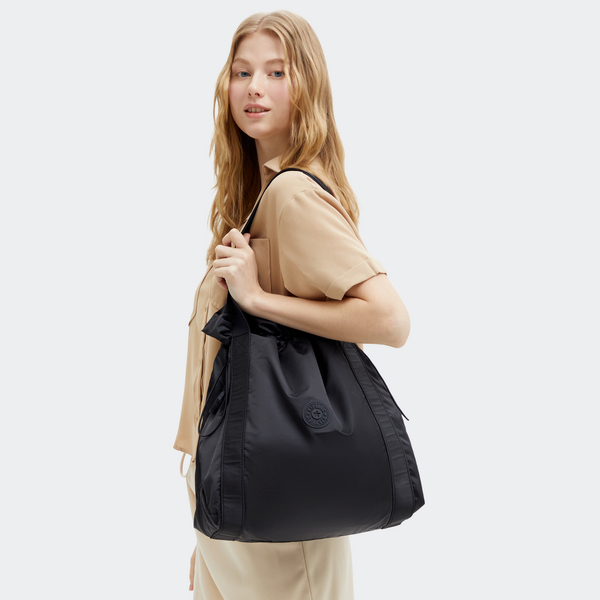กระเป๋า Kipling รุ่น ELMAR สี SIMPLY BLACK