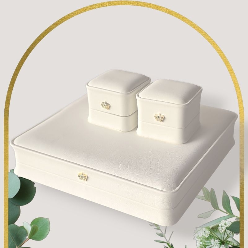 กล่องเครื่องประดับ งานหนังPU Premium งานเรียบหรูหรา สำหรับงานหมั้นงานแต่ง เก็บทอง (รุ่นมงกุฏทอง)