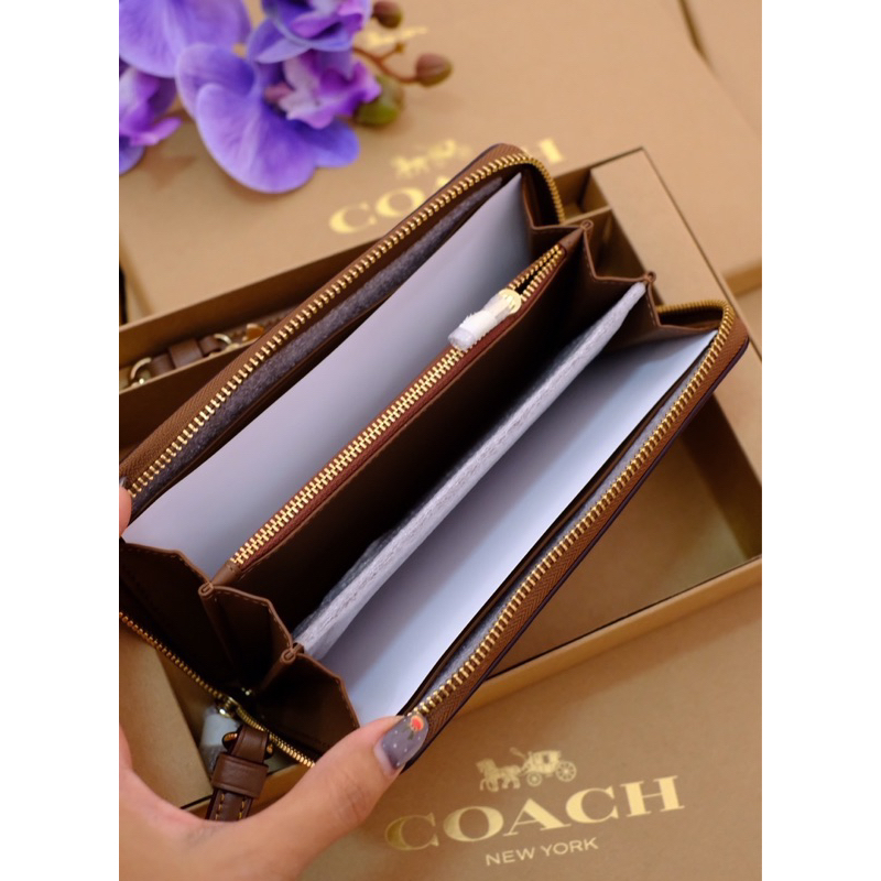 พร้อมส่ง✨✨[ผ่อน 0%] Coach Boxed Long Zip Around Wallet In Signature Canvas With Floral Print CR632