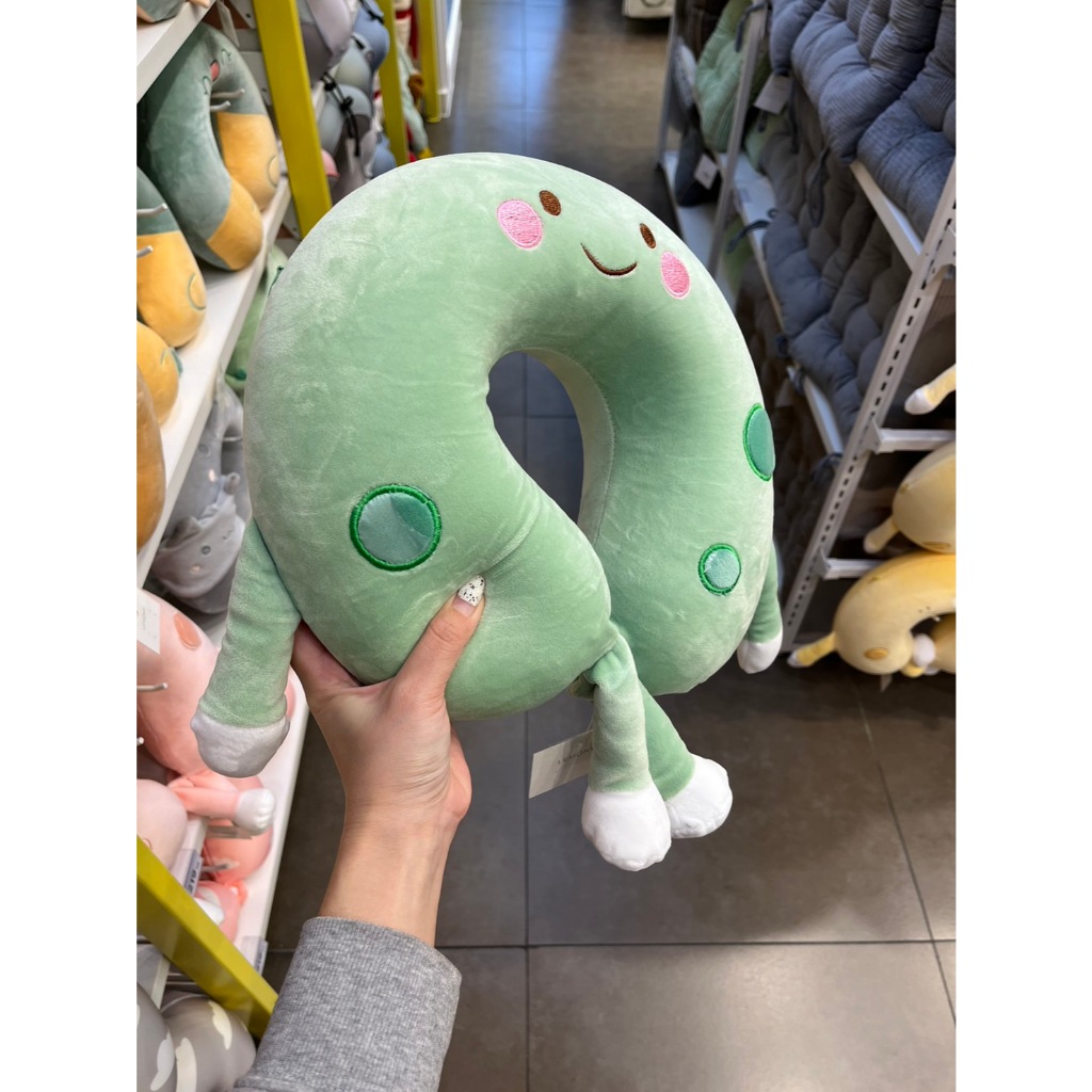 LEMONY Cute cartoon face U-shaped pillow (Green) หมอนรองคอรูปตัวยู ลายการ์ตูนสุดคิวท์ สีเขียว ขนาด 270 กรัม
