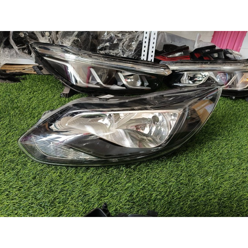 ไฟหน้า Ford Focus 2012-2015 ข้างซ้ายฝั่งคนนั่ง (L)