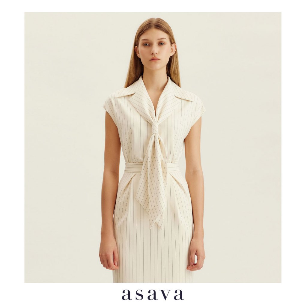 [asava aw24] Asava Pinstriped Tie-collar Blouse เสื้อผู้หญิง แขนล้ำ คอวี แต่งดีเทลแถบผูกช่วงปก ผ้าลายทาง