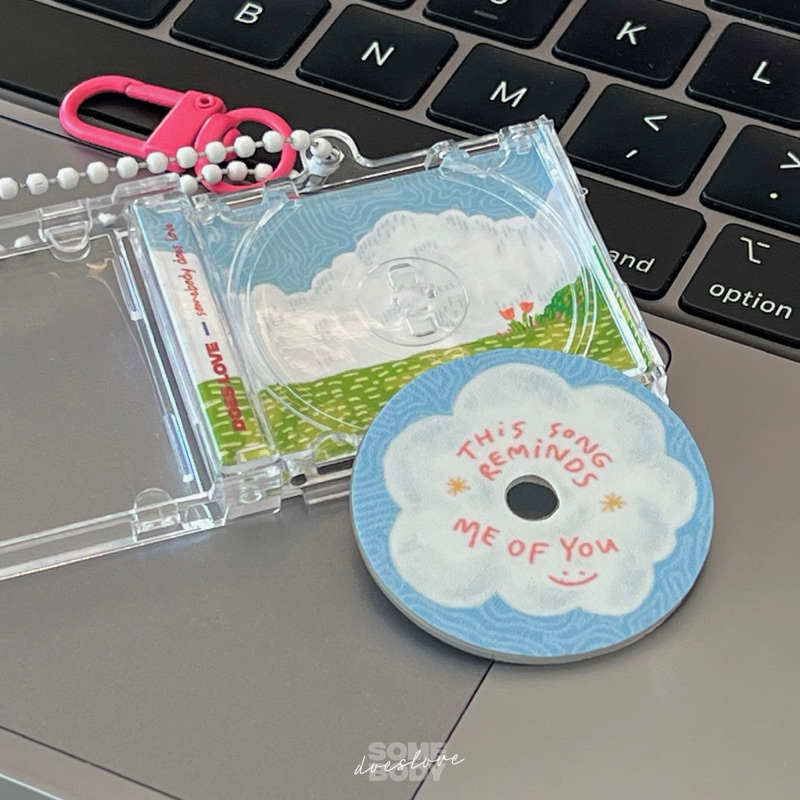 doeslove "Cloudy Sky" - แผ่นเสียงจิ๋วห้อยกระเป๋างาน handmade ส่งเพลงได้จริง แค่แตะเพื่อฟัง