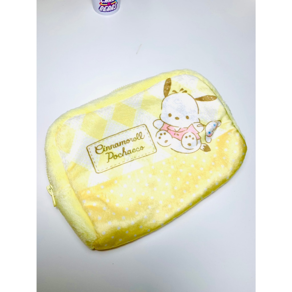 A81 Sanrio Lottery Pochacco Boa สีเหลือง กระเป๋าขนนุ่มน่ม สำหรับใส่ของจุกจิกเพื่อคัดแยก