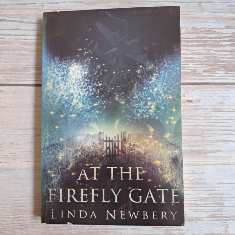 #มือสอง นิยายผู้ใหญ่ At the Firefly Gate By Linda Newbery.