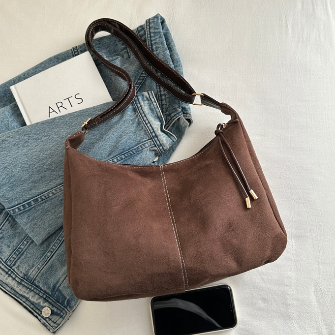 GUCSELECTED(B2298) กระเป๋าสะพายข้างผ้าหนังกลับ ใส่ไอแพดได้(ขนาด16นิ้ว)